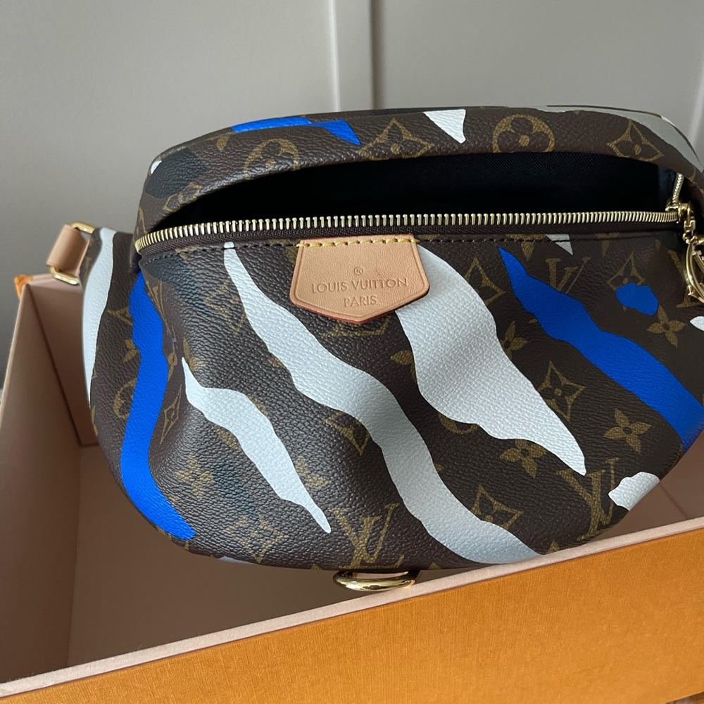 Louis Vuitton limited edition bum bag AUTHENTIC excellent condition